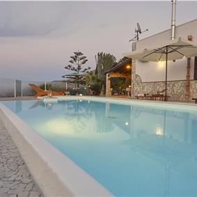 2 bedroom villa with pool, Castellammare del Golfo, sleeps 4
